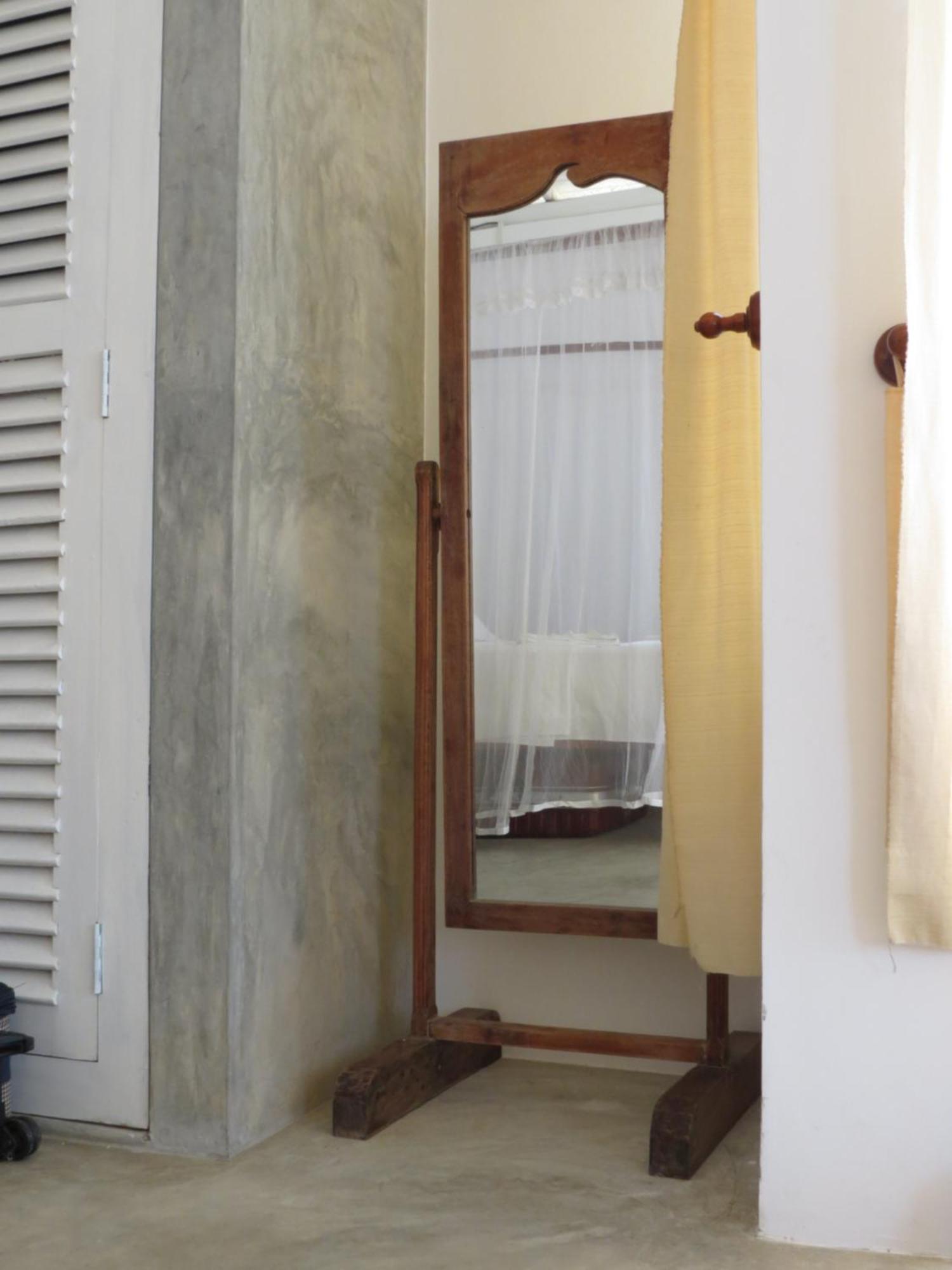 Mountain Wave Hotel And Surfshop Hikkaduwa Room photo