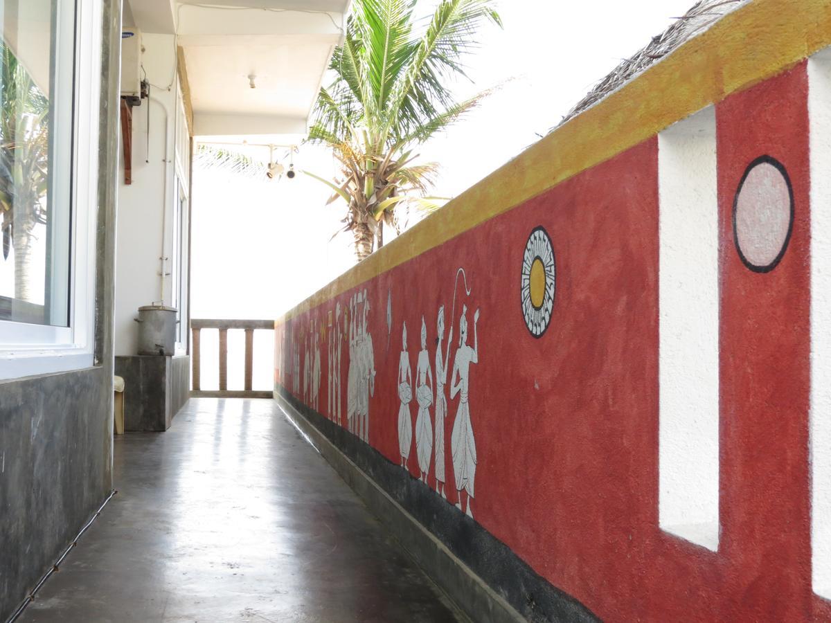 Mountain Wave Hotel And Surfshop Hikkaduwa Exterior photo
